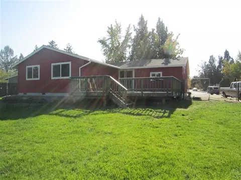 702 SE Sun Ln, Bend, OR 97702 photo 2