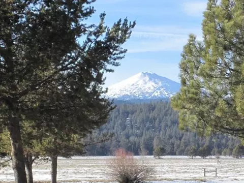 46 Meadow House Aka 57246 Is, Sunriver, OR 97707 photo 2