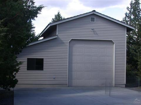 63520 J D Estates Dr, Bend, OR 97701 photo 2