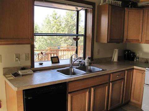 63520 J D Estates Dr, Bend, OR 97701 photo 9