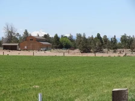 26245 Walker Rd, Bend, OR 97701 photo 2