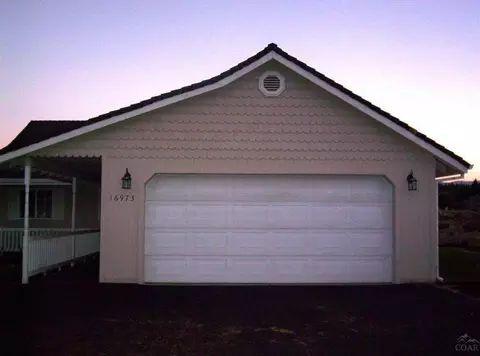 16973 Varco, Bend, OR 97701 photo 2