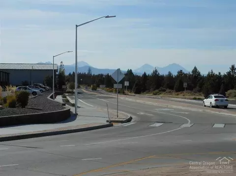 63165 18th St, Bend, OR 97701 photo 2