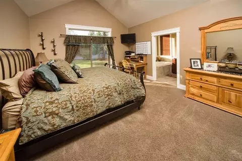 54995 Tamarack, Bend, OR 97707 photo 9