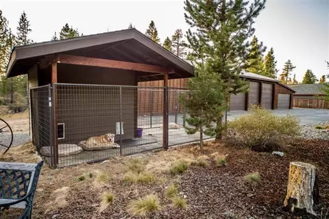 54995 Tamarack, Bend, OR 97707 photo 24