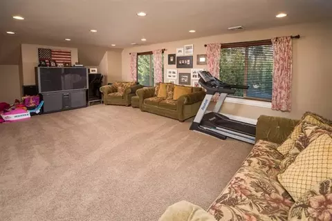 54995 Tamarack, Bend, OR 97707 photo 17