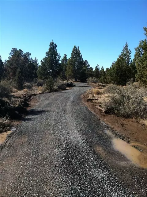 63775 Pioneer Loop, Bend, OR 97701 photo 7