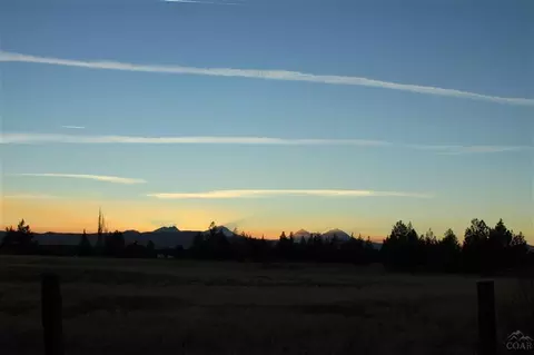 63775 Pioneer Loop, Bend, OR 97701 photo 9