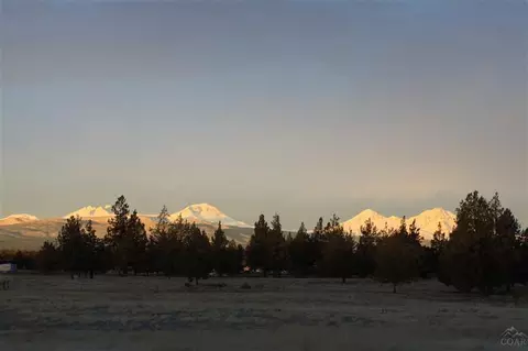 63775 Pioneer Loop, Bend, OR 97701 photo 11