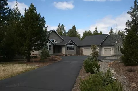 55761 Lost Rider, Bend, OR 97707 photo 2