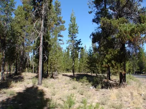 54821 Witch Tree Rd, Bend, OR 97707 photo 3