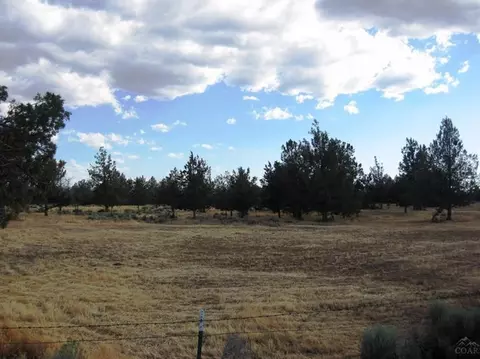 22099 Nelson Rd, Bend, OR 97701 photo 2