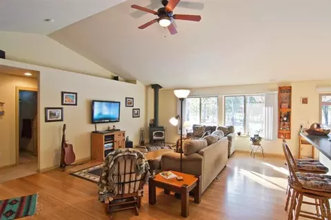 56359 Stellar Dr, Bend, OR 97707 photo 2