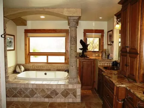 22079 Erickson Rd, Bend, OR 97701 photo 13