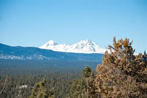 2039 NW Perspective, Bend, OR 97701 photo 3
