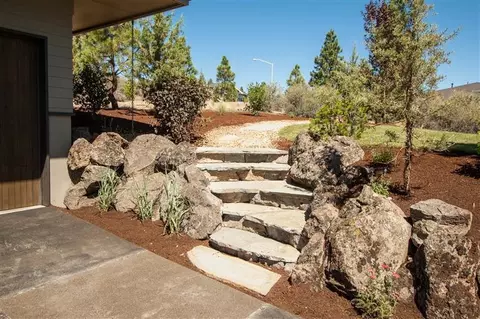 2487 NW Drouillard, Bend, OR 97701 photo 20