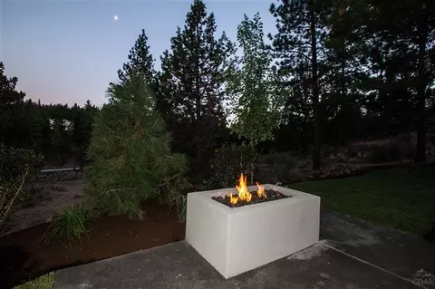 2487 NW Drouillard, Bend, OR 97701 photo 22