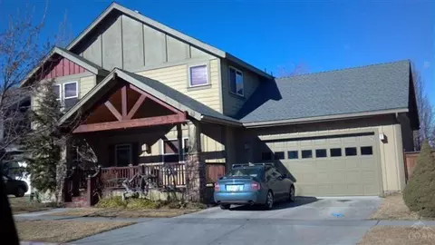 20582 NE Sierra Dr, Bend, OR 97701 photo 1
