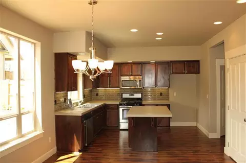 60951 Miles Ct, Bend, OR 97702 photo 3