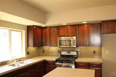60951 Miles Ct, Bend, OR 97702 photo 2