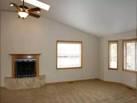 61215 Victory Loop, Bend, OR 97702 photo 2