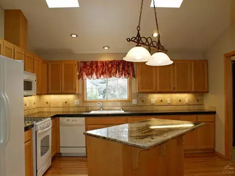 61215 Victory Loop, Bend, OR 97702 photo 4