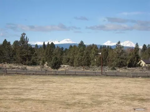61155 Ward Rd, Bend, OR 97702 photo 2