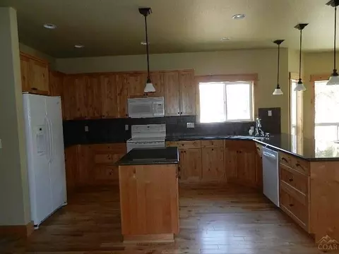 52858 Bridge Dr, La Pine, OR 97739 photo 4