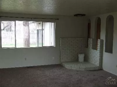 1324 NE Thompson Dr, Bend, OR 97701 photo 2