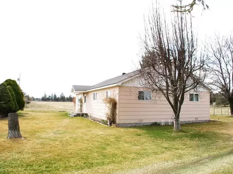 62545 Erickson Rd, Bend, OR 97701 photo 2