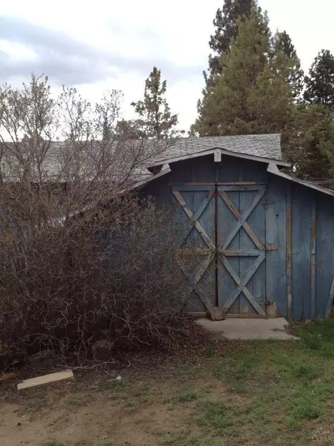 63761 Scenic Dr, Bend, OR 97701 photo 2