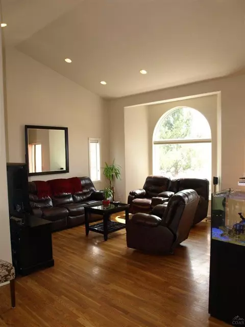3327 NE Cruise Loop, Bend, OR 97701 photo 8