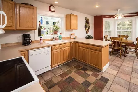 60795 Windsor Dr, Bend, OR 97702 photo 4