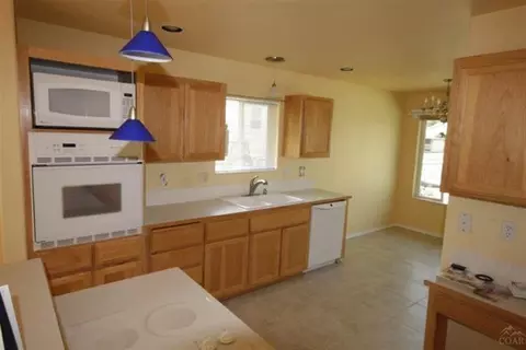 2610 NE Moonlight, Bend, OR 97701 photo 6