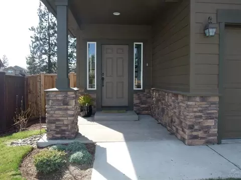 19642 Harvard Pl, Bend, OR 97702 photo 2