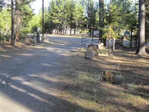 17635 Cosset Loop, La Pine, OR 97739 photo 4