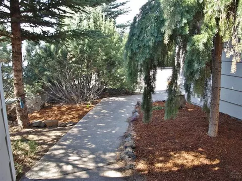 20733 NE Gallop Rd, Bend, OR 97701 photo 3