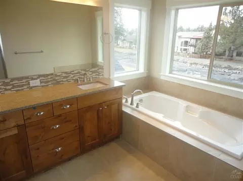 20862 SE Golden Gate Pl, Bend, OR 97702 photo 11