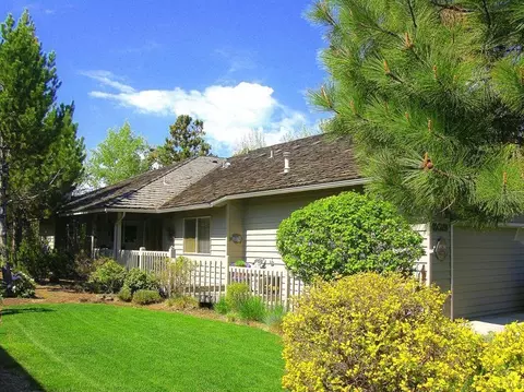3019 NW Golf View Dr, Bend, OR 97701 photo 1