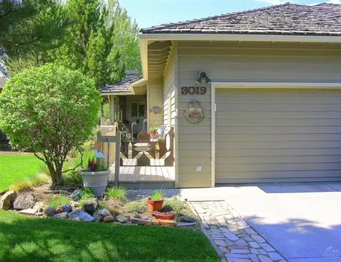3019 NW Golf View Dr, Bend, OR 97701 photo 10