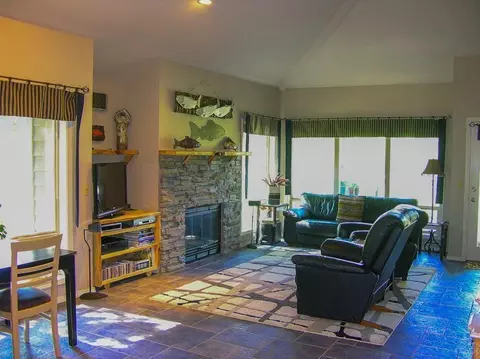 3019 NW Golf View Dr, Bend, OR 97701 photo 3