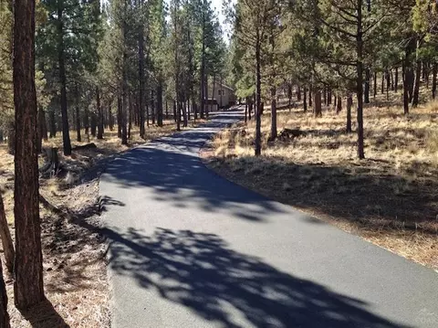 19165 Doe Ln, Bend, OR 97701 photo 2