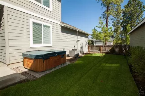 19436 Blue Lake Loop, Bend, OR 97702 photo 15