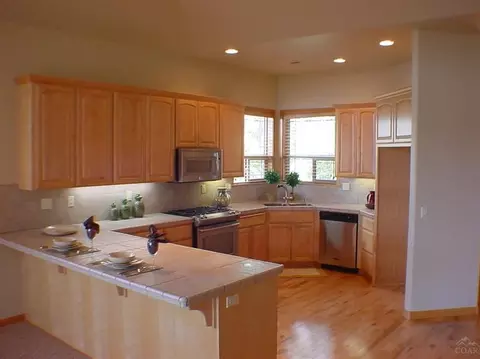156 NW Phils Loop, Bend, OR 97701 photo 4