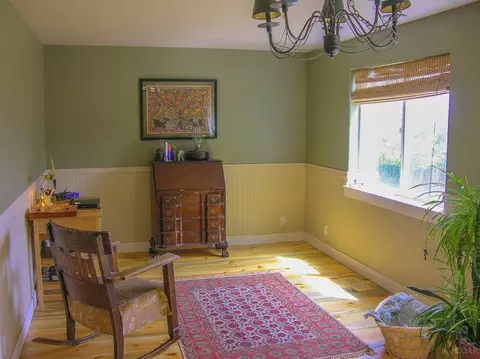 850 NE Robin Ct, Bend, OR 97701 photo 2