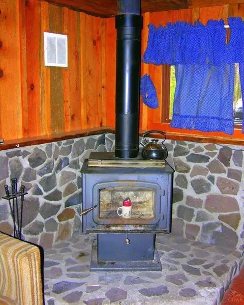 51669 Pine St, La Pine, OR 97739 photo 2