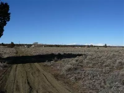 60630 Terry Ln, Bend, OR 97701 photo 2