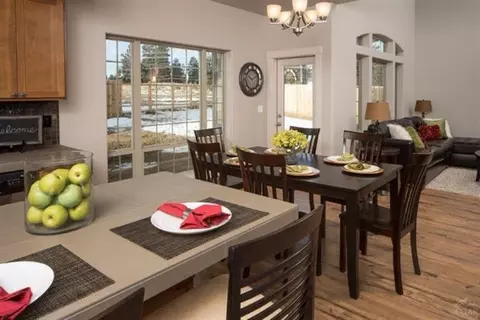 60963 SE Miles Ct, Bend, OR 97702 photo 14