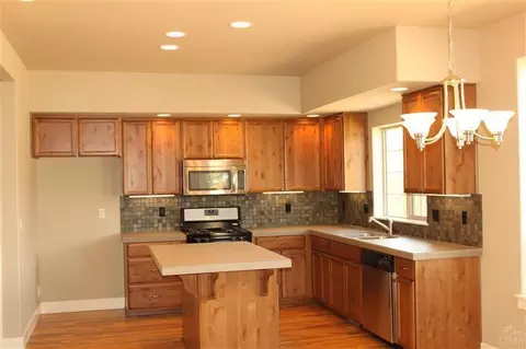 60963 SE Miles Ct, Bend, OR 97702 photo 4