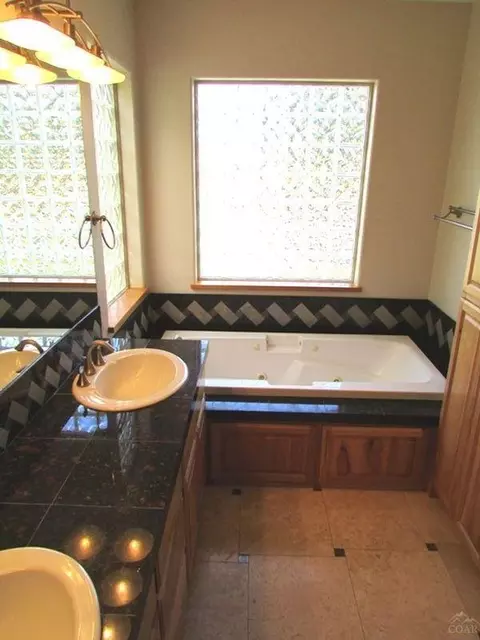 1141 E Cascade Ave, Sisters, OR 97759 photo 12
